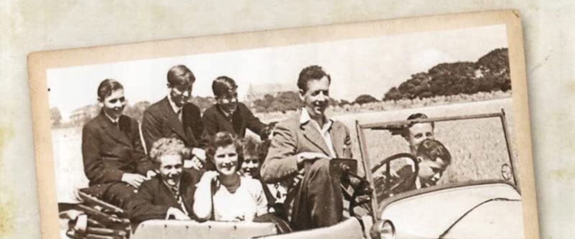 Documentary backdrop image for Britten's Children (2004)