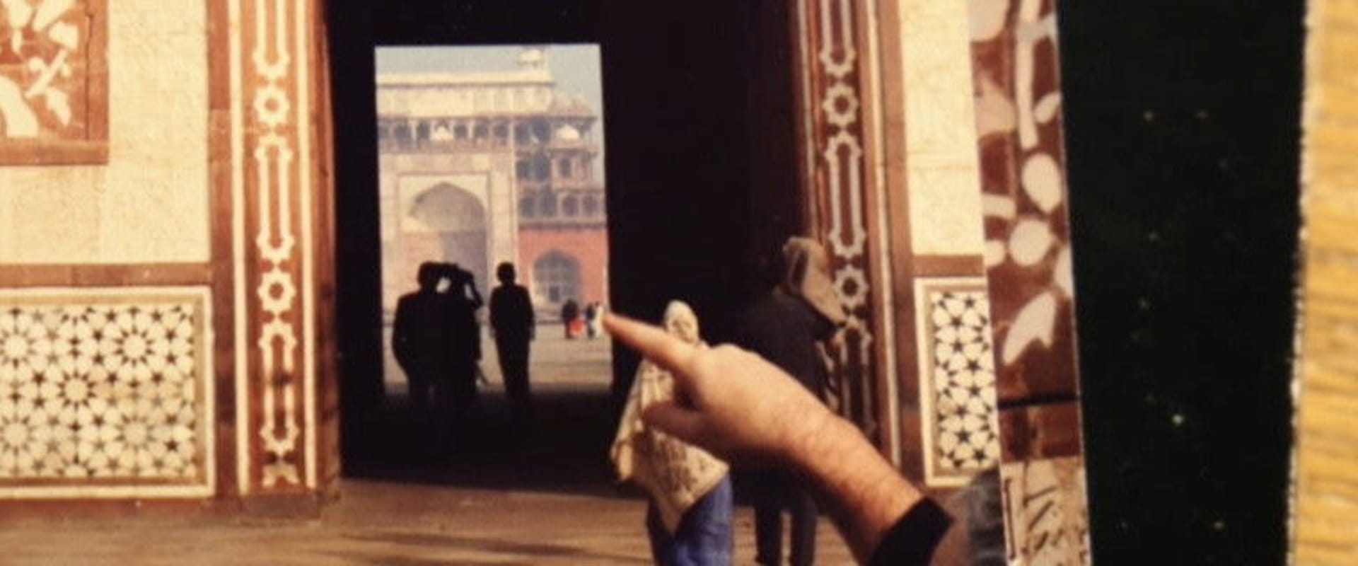 Documentary backdrop image for Interior (The Spectator) (2023)