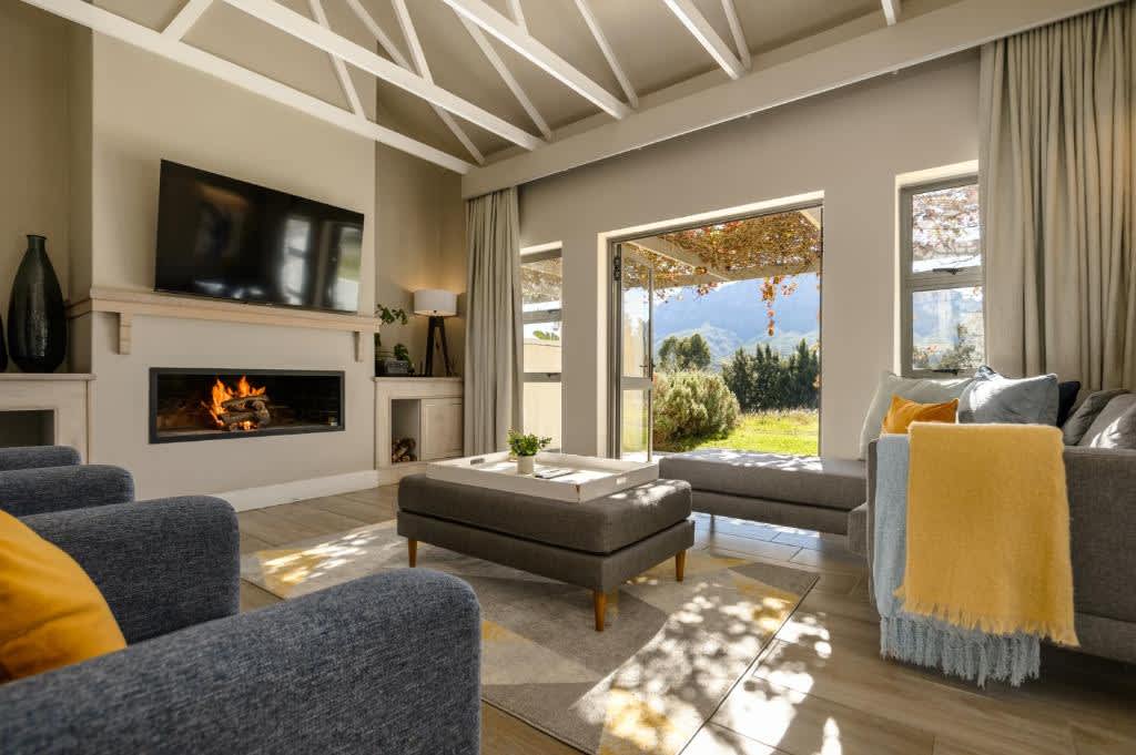 2 Beds Apartment in Golf
