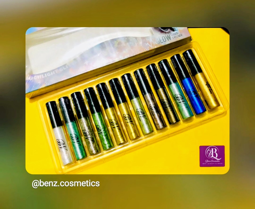 Glow glittery eye liners
