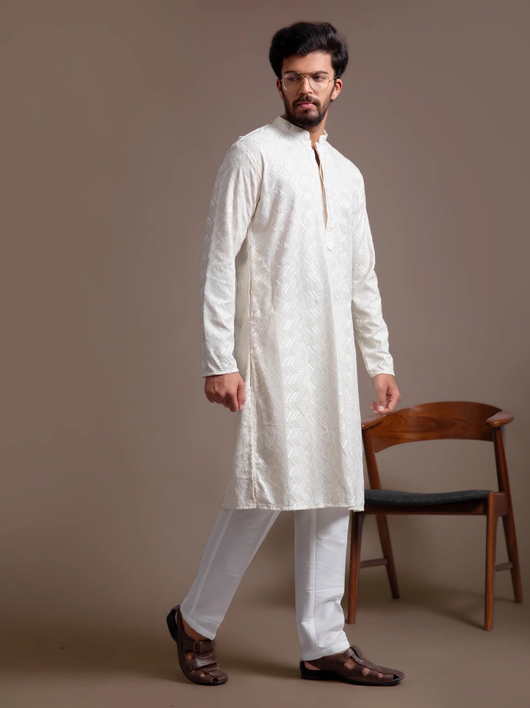 White Printed Multicolour Thread-Work Kurta, product view