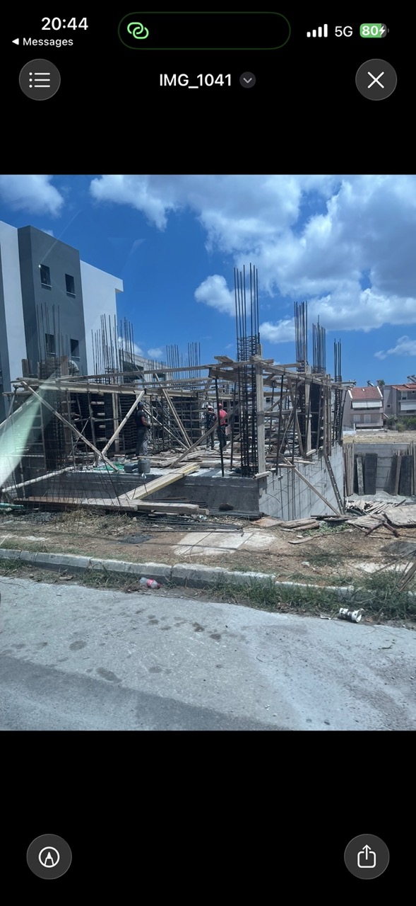 Σύγχρονη Τριώροφη Πολυκατοικία – Αγίου Ιωάννου