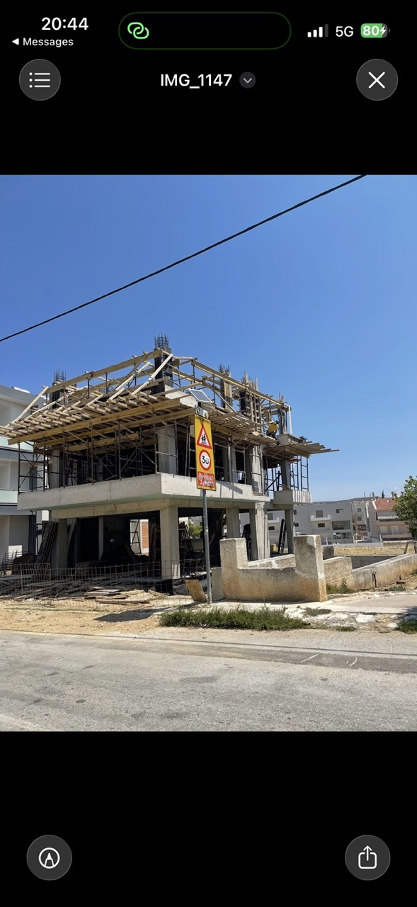 Σύγχρονη Τριώροφη Πολυκατοικία – Αγίου Ιωάννου