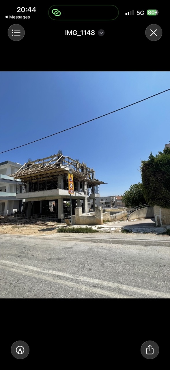 Σύγχρονη Τριώροφη Πολυκατοικία – Αγίου Ιωάννου