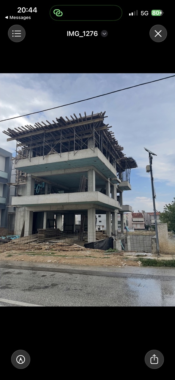 Σύγχρονη Τριώροφη Πολυκατοικία – Αγίου Ιωάννου