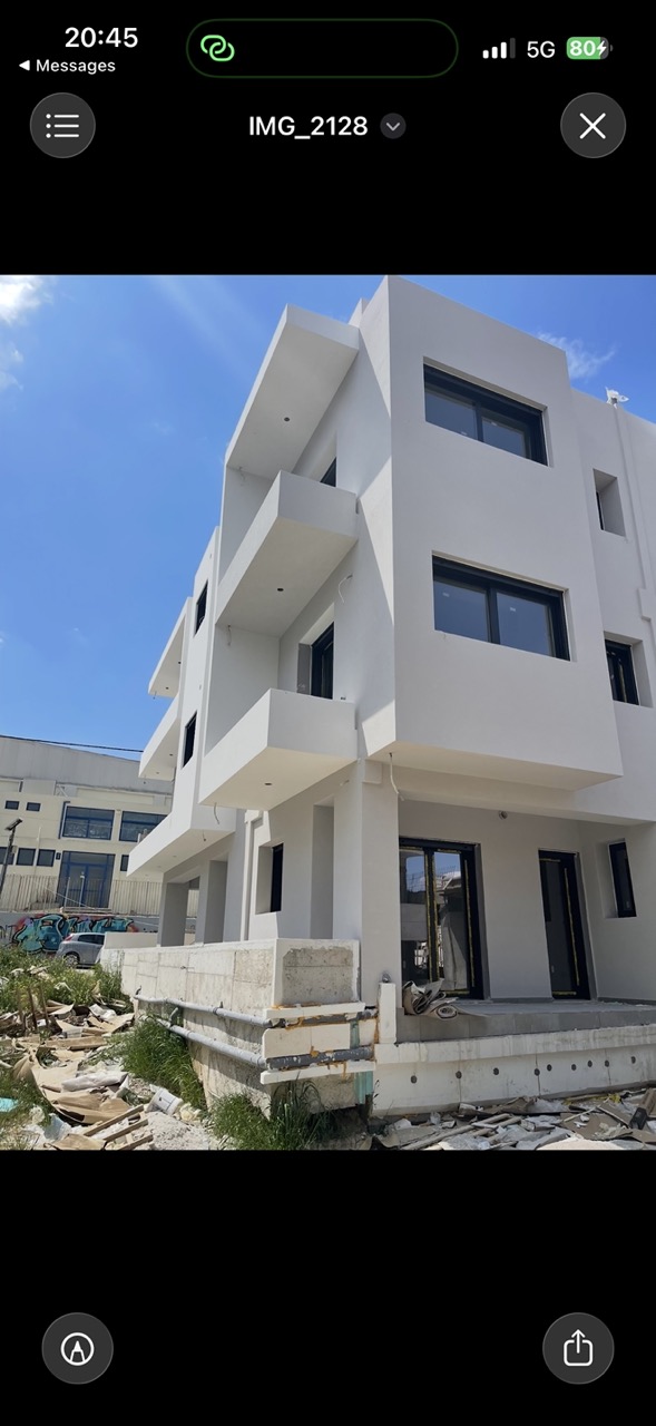 Σύγχρονη Τριώροφη Πολυκατοικία – Αγίου Ιωάννου