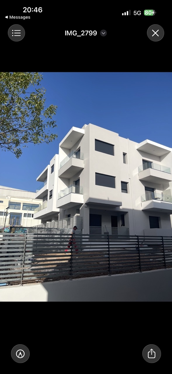 Σύγχρονη Τριώροφη Πολυκατοικία – Αγίου Ιωάννου
