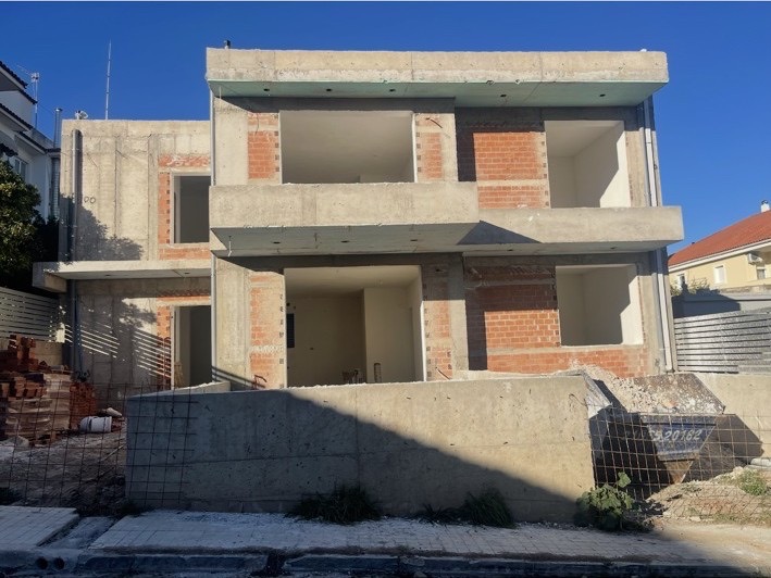 Σύγχρονη Διώροφη Πολυκατοικία – Μανιακίου