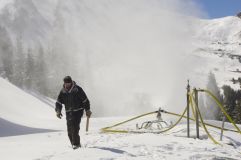 Snowmaking For 16-17 Underway on Some of World's Highest Slopes 