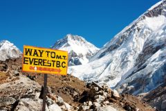 Ski 4 Cancer’s Everest Challenge