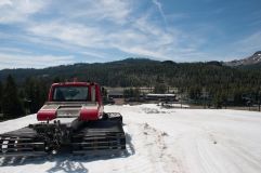 Californian Ski Area Re-Opens for Summer Skiing