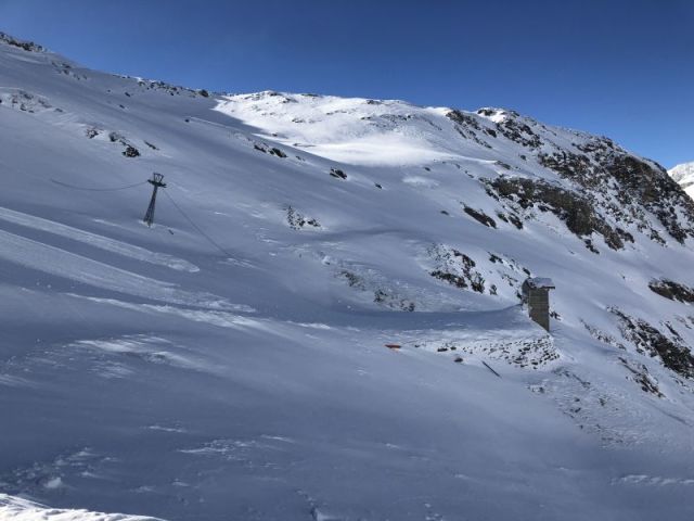 Re:Chair lift demolished by avalanche at Zermatt