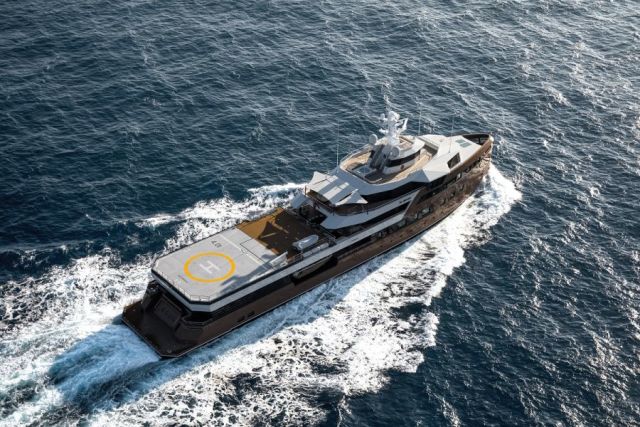 Heliski superyacht launches for €1million-a-week