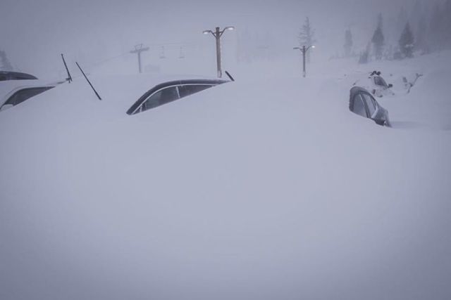 (More) Huge Snow Falls in North America