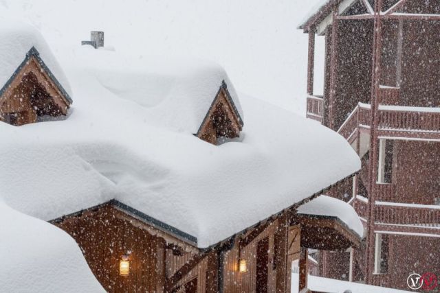 Snow Depths and Off-Piste Avalanche Danger Build in the Alps