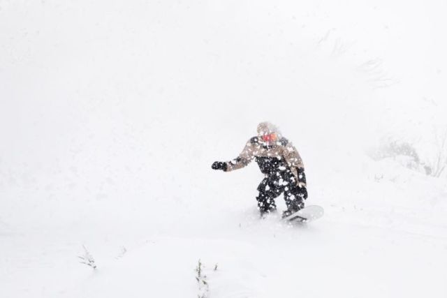 Snow Storm Brings Nearly 90cm (3 Feet) of Snow To Aussie Slopes