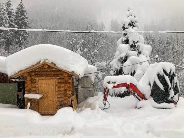 Access Issues as Some Ski Areas Reach 3m/10 Feet of Snowfall in 2 weeks