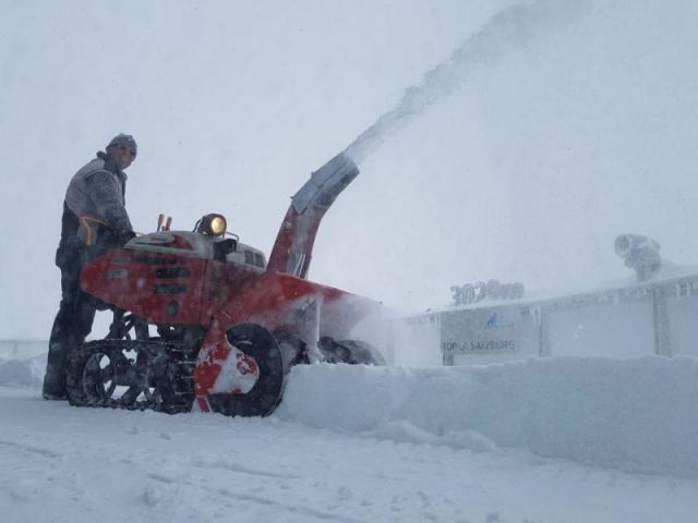 Heavy Snow To End April and Most Resorts' Ski Seasons in the Alps