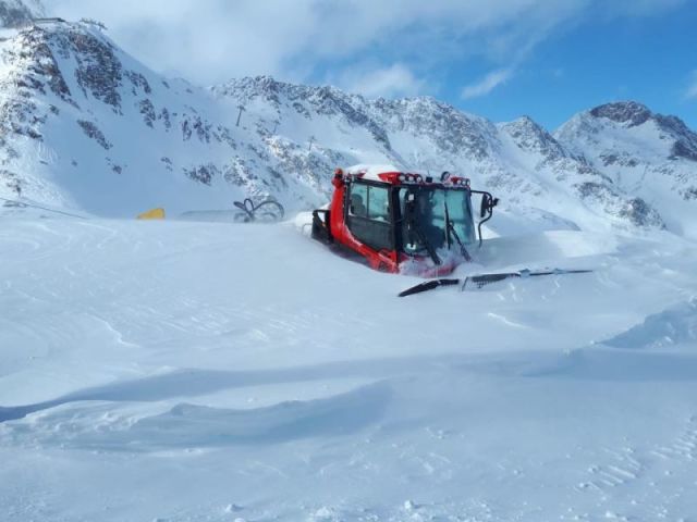 Snow Depths in the Alps Reach 3 Metres / 10 Feet