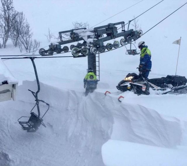 Riksgränsen Digs Out Lifts Ahead of 2020 Season Start