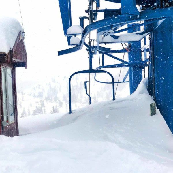 Upto 11 Feet of Snowfall in USA, 2 Metres in Alps 