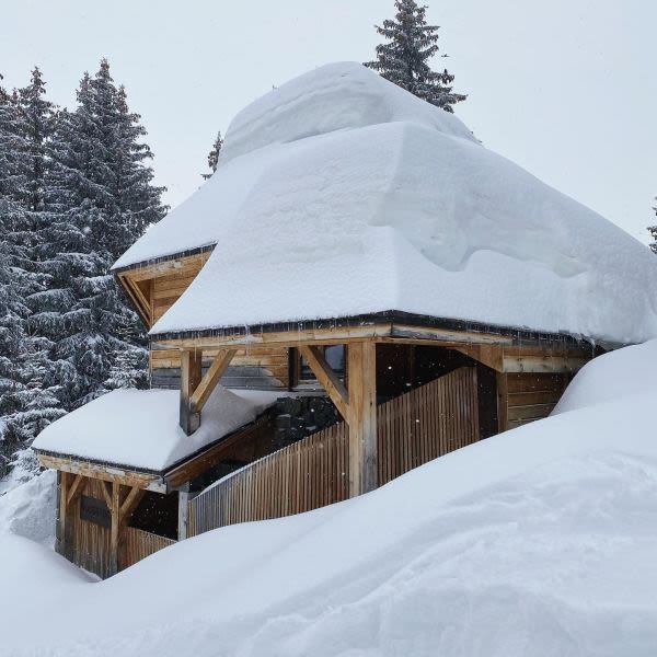 First Metre of Snowfall Reported As Major Storm Hits The Alps