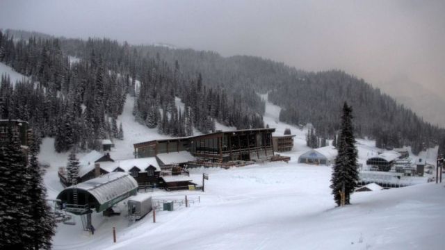 A Dozen More Ski Areas Opening this Weekend