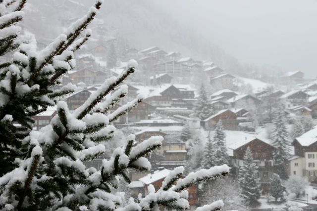 French Ski Resorts Insist Fresh Snowfall is No “April Fish”