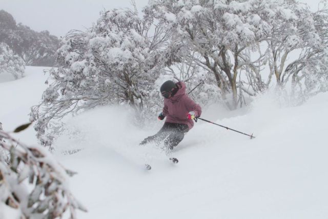 Late Season Spring Snowstorm Hits Australia