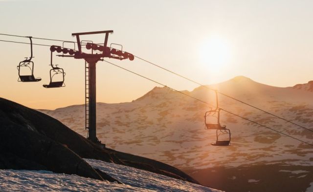 Riksgränsen to Re-open For Midsummer Skiing