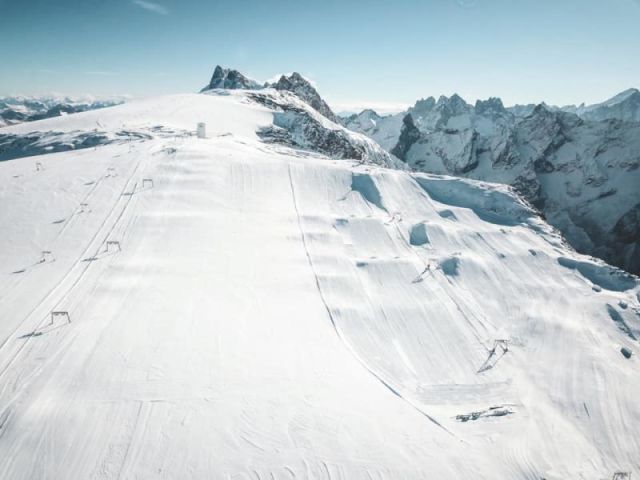 Les 2 Alpes Confirm October Opening