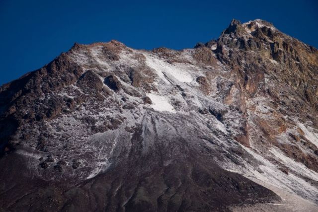 Snowfall on High Slopes in Eastern and Western US