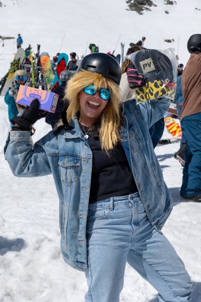 Ski Area Sets World Record For “Most Denim Worn On Slopes”