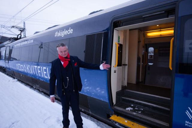 Norwegian Ski Train Gets New Paint Job