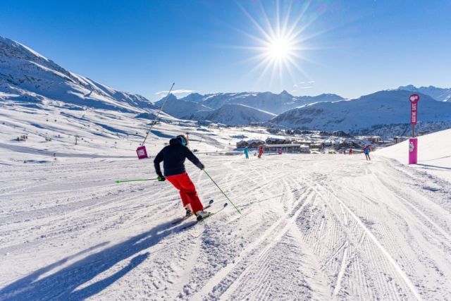 Alpe d'Huez First In World to Post 5m Base In 2024