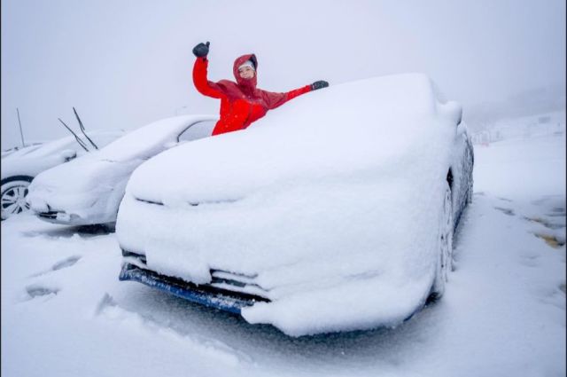 Australia's Ski Season Picks Up With Fresh Snowfall 