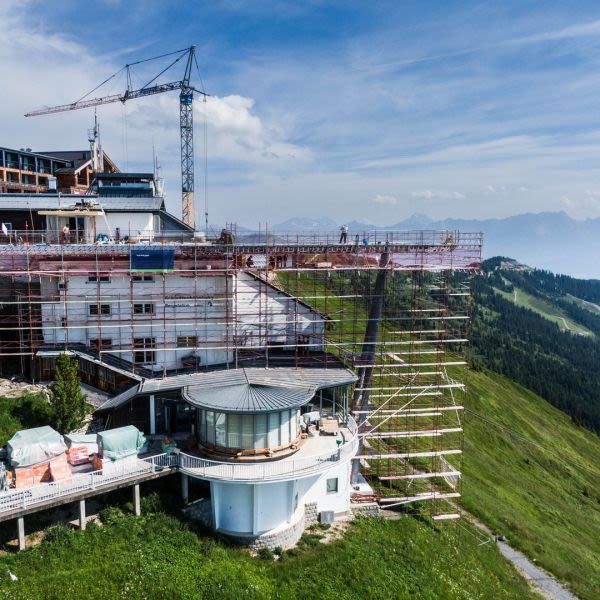Year-Round Viewing Platform Opens Above Zell am See