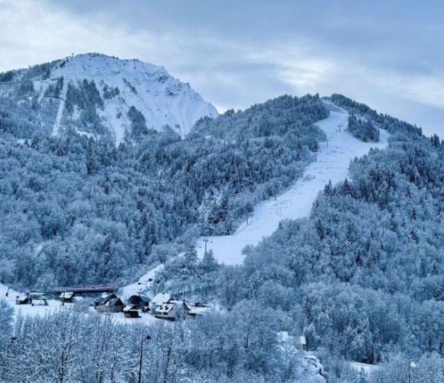 French Ski Area Offers Free Skiing All Season