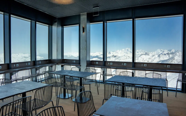 Caron 3200 complex opens in Val Thorens