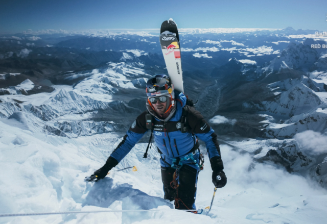 First descent on Skis from summit of Mount Everest without supplementary oxygen