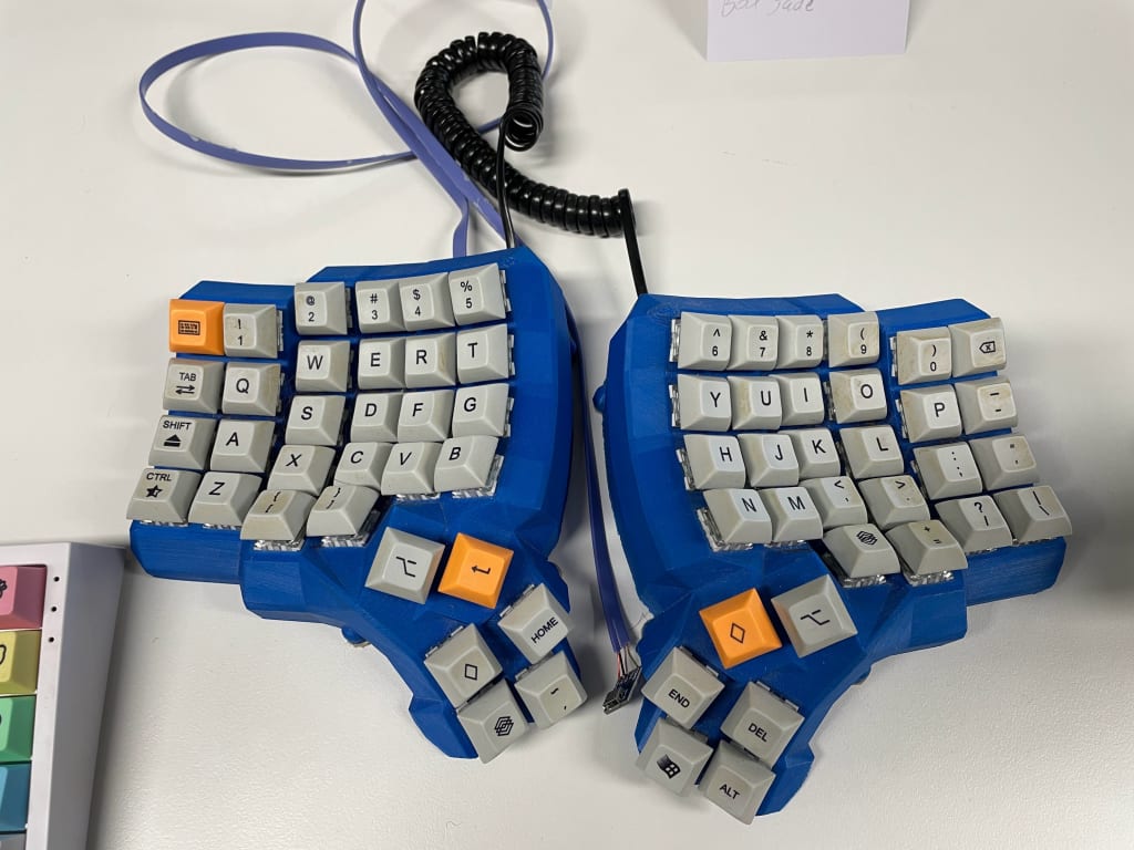 Blue Dactyl Manuform custom mechanical keyboard