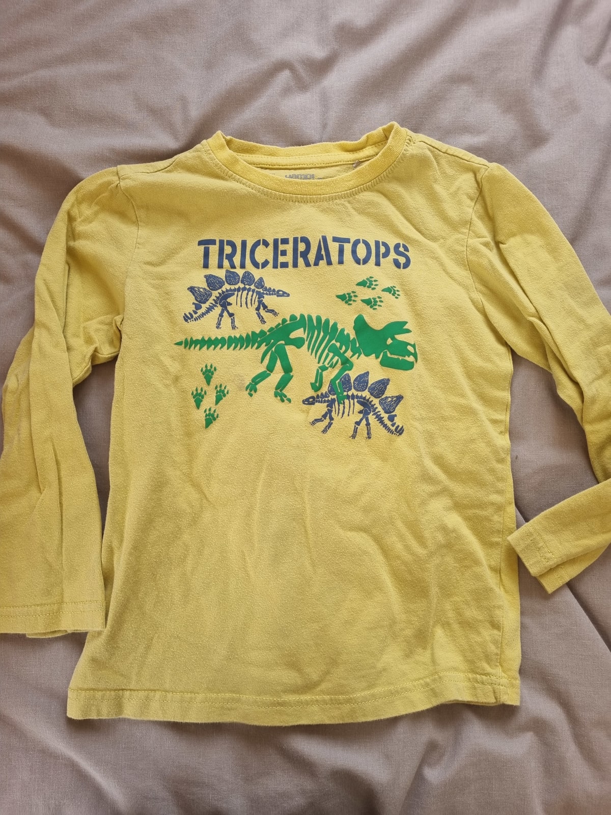 polera amarillo