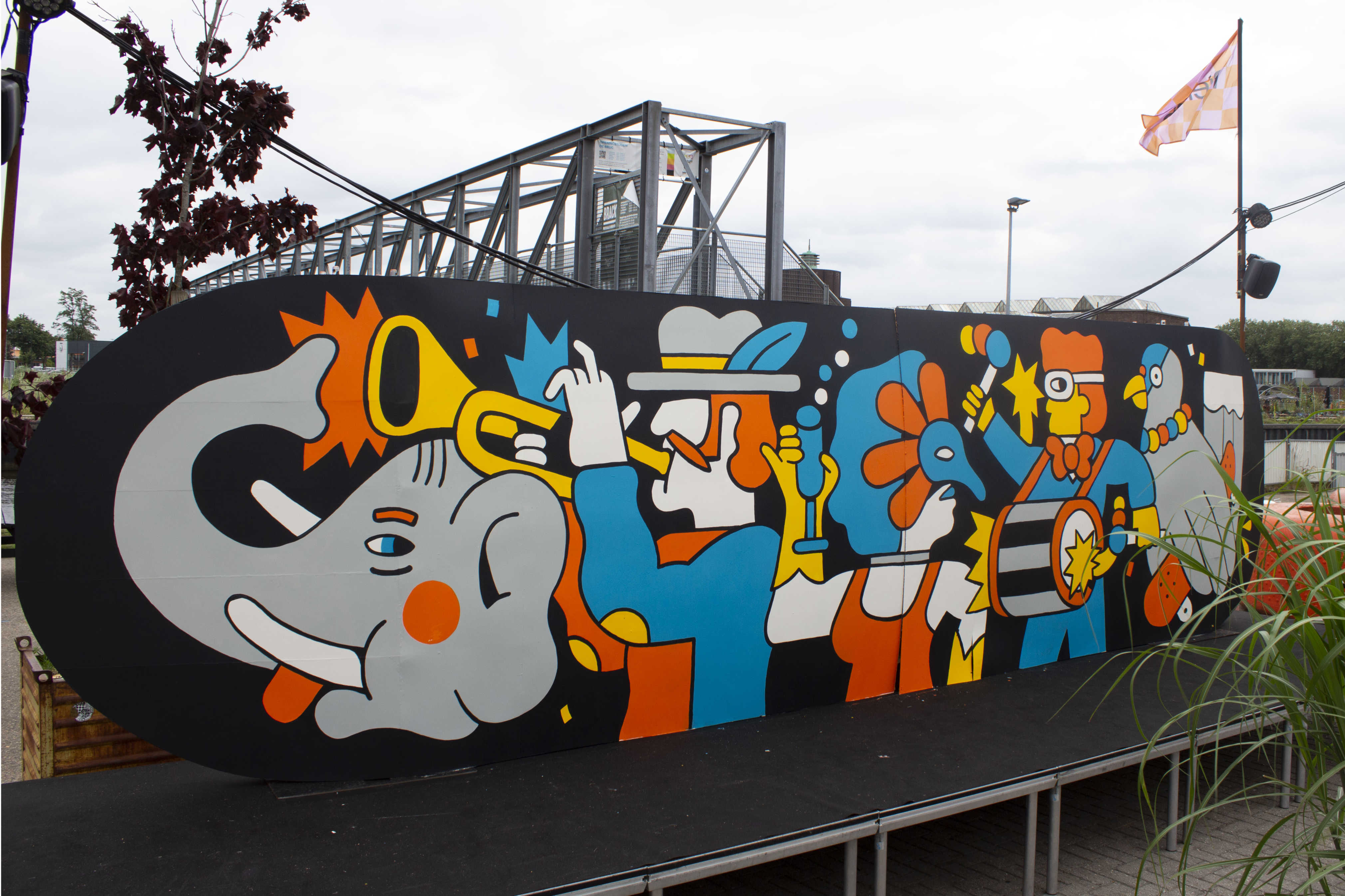 Pier Parade skate contest mural