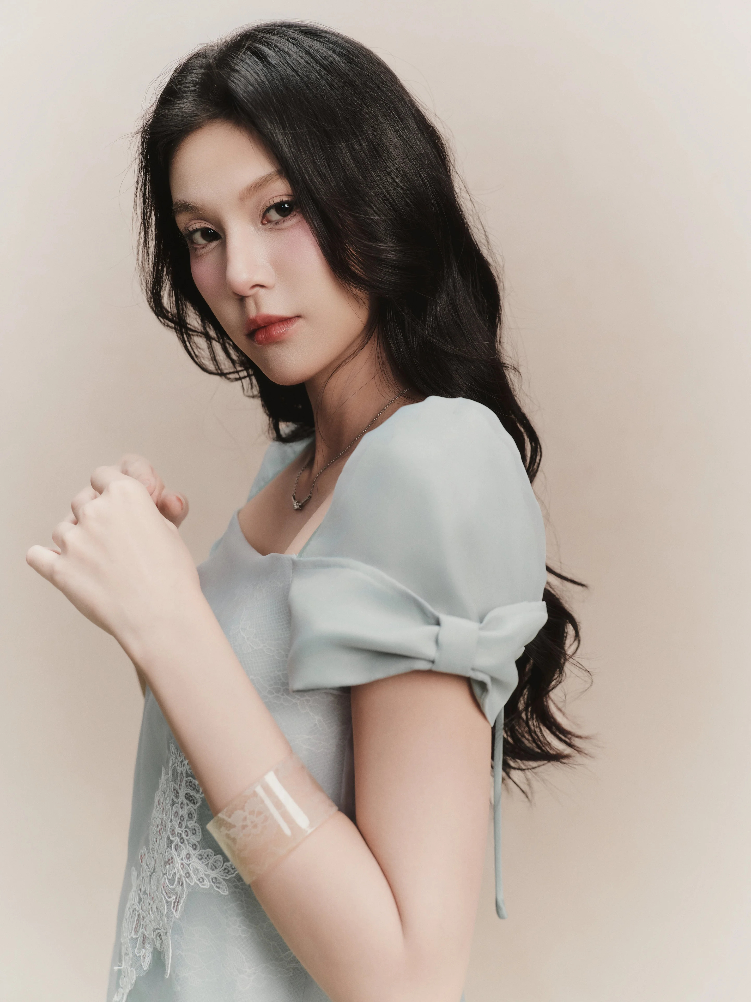 Váy tơ xanh phối ren Daphne