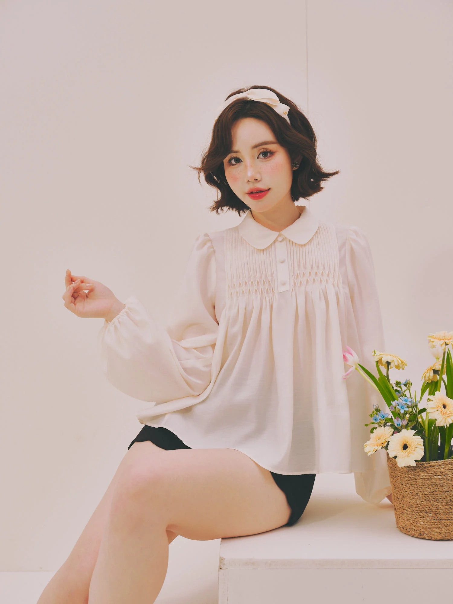 Áo kiểu nữ tơ be Smocking Hana Top