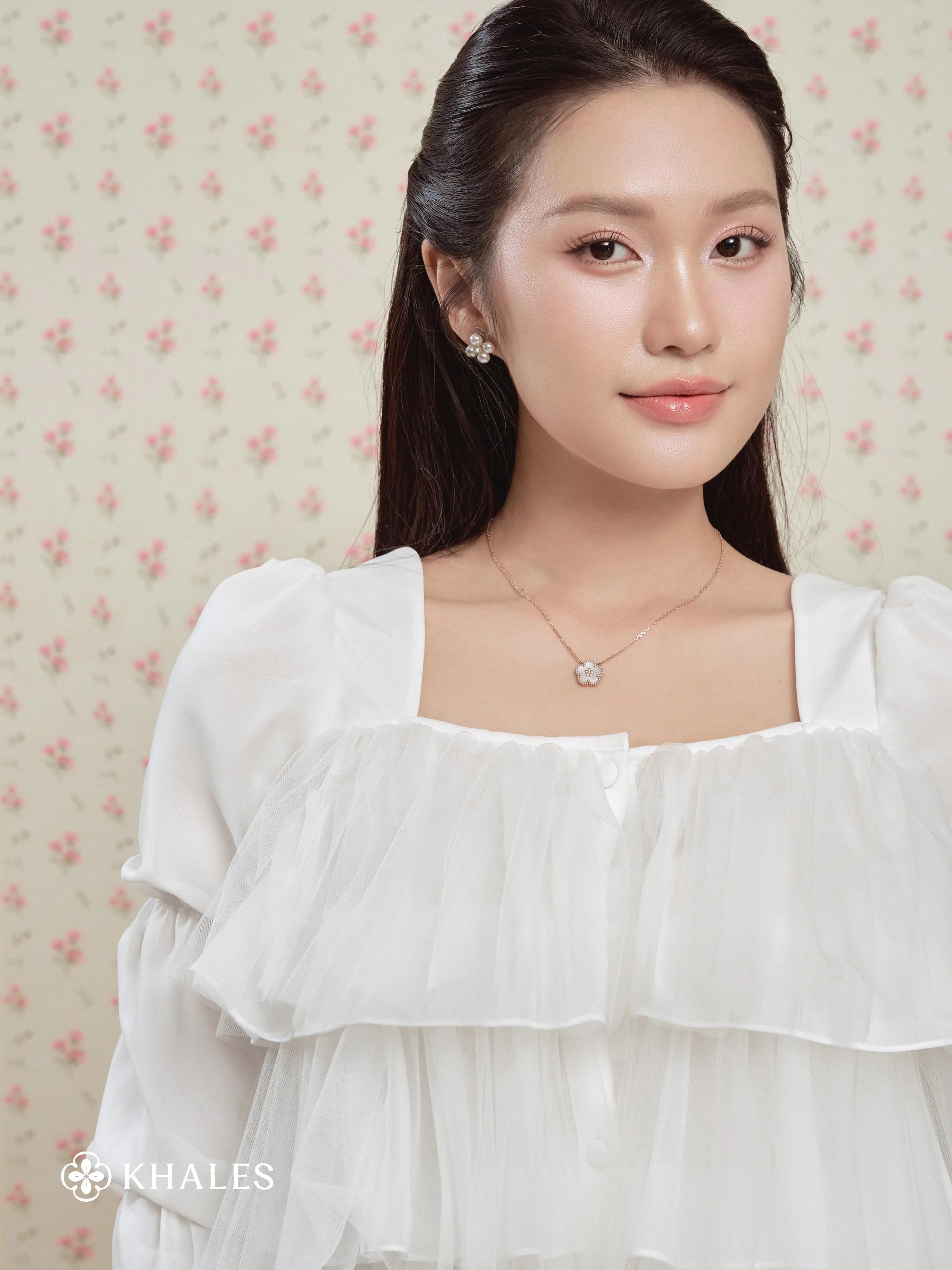 Áo nữ kiểu voan lưới xếp tầng cổ vuông Clover Shirt