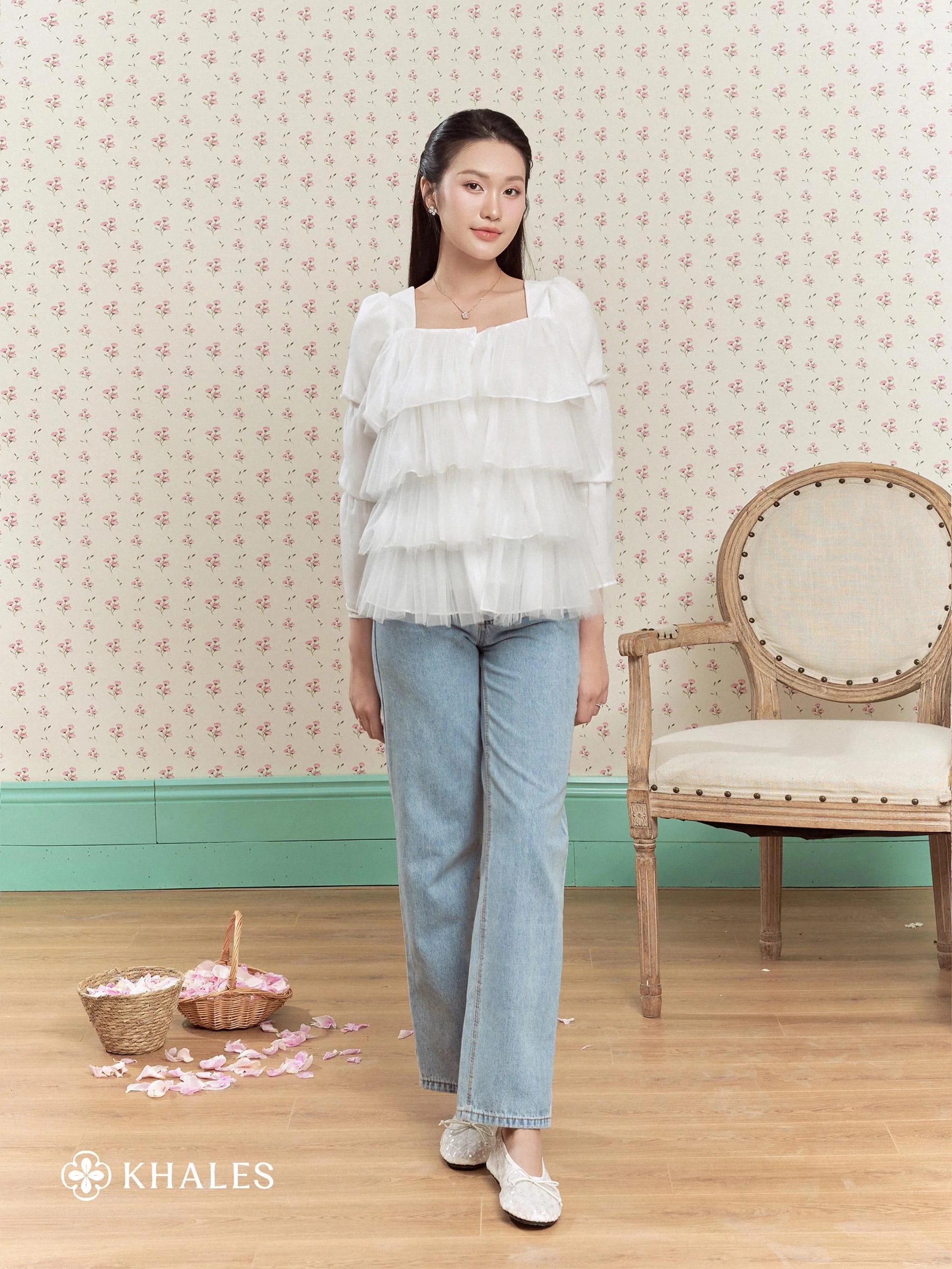 Áo nữ kiểu voan lưới xếp tầng cổ vuông Clover Shirt