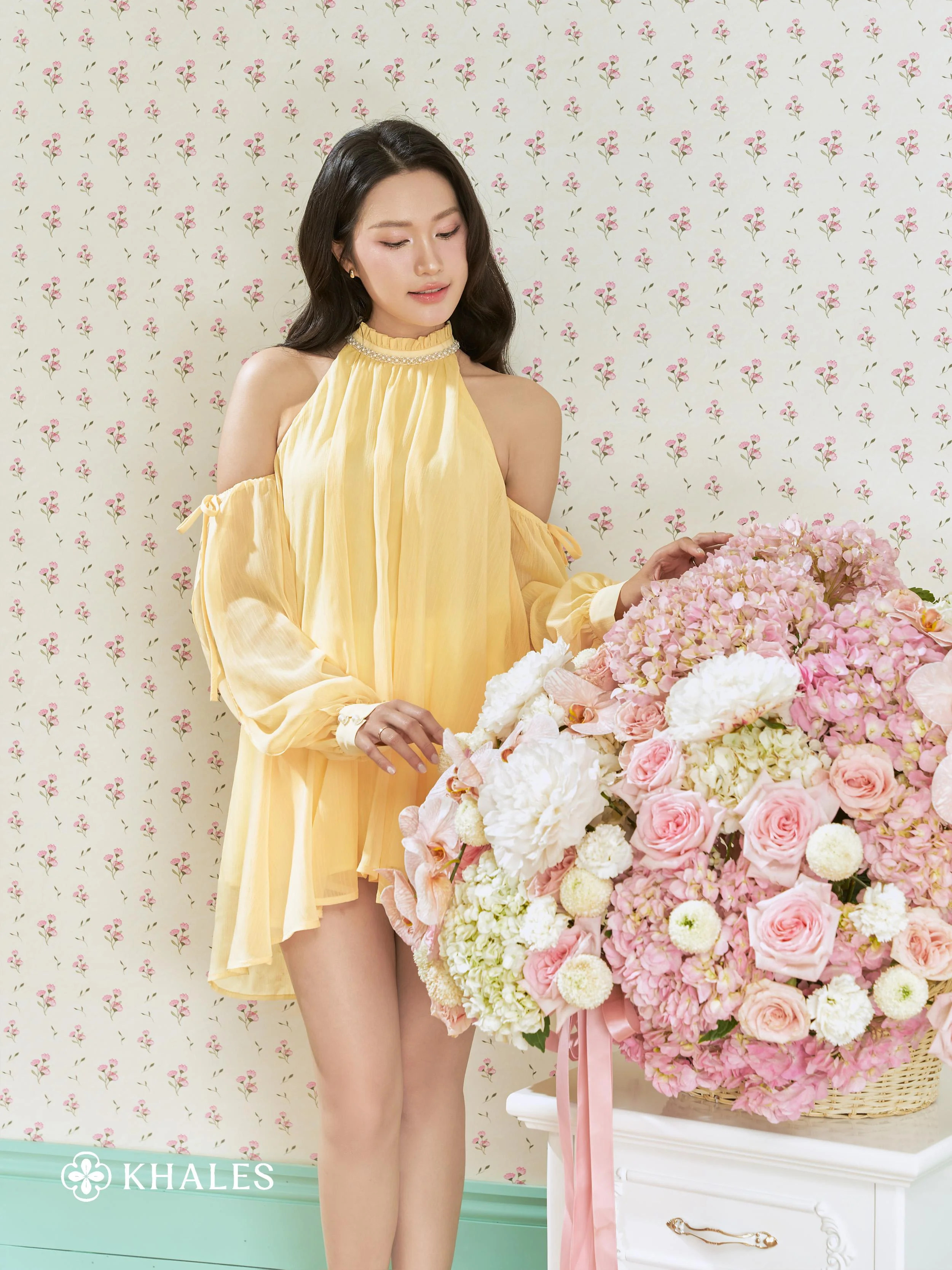 Váy Tơ Cổ Yếm đính đá Anna Dress