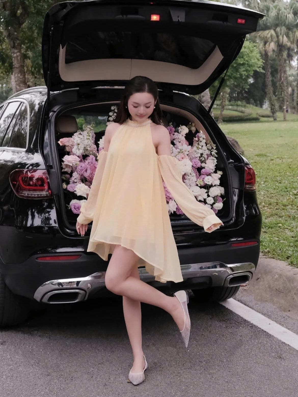 Váy Tơ Cổ Yếm  đính đá Anna Dress