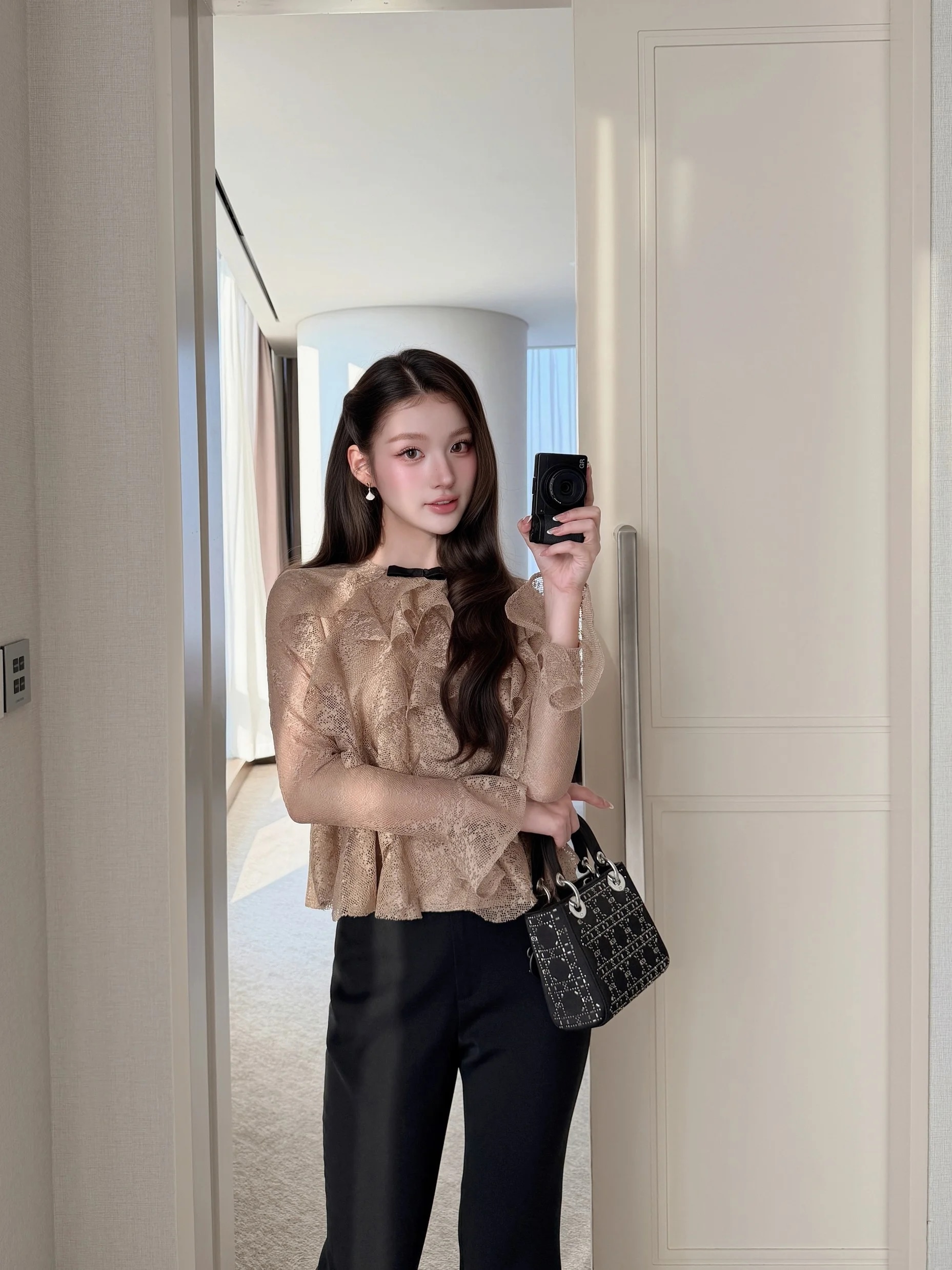 Áo lưới kim tuyến nâu Amber Top